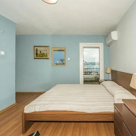 Apartment Waterfront Penthouse With A Stunning View Istanbul