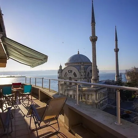 Waterfront Penthouse With A Stunning View Appartement *